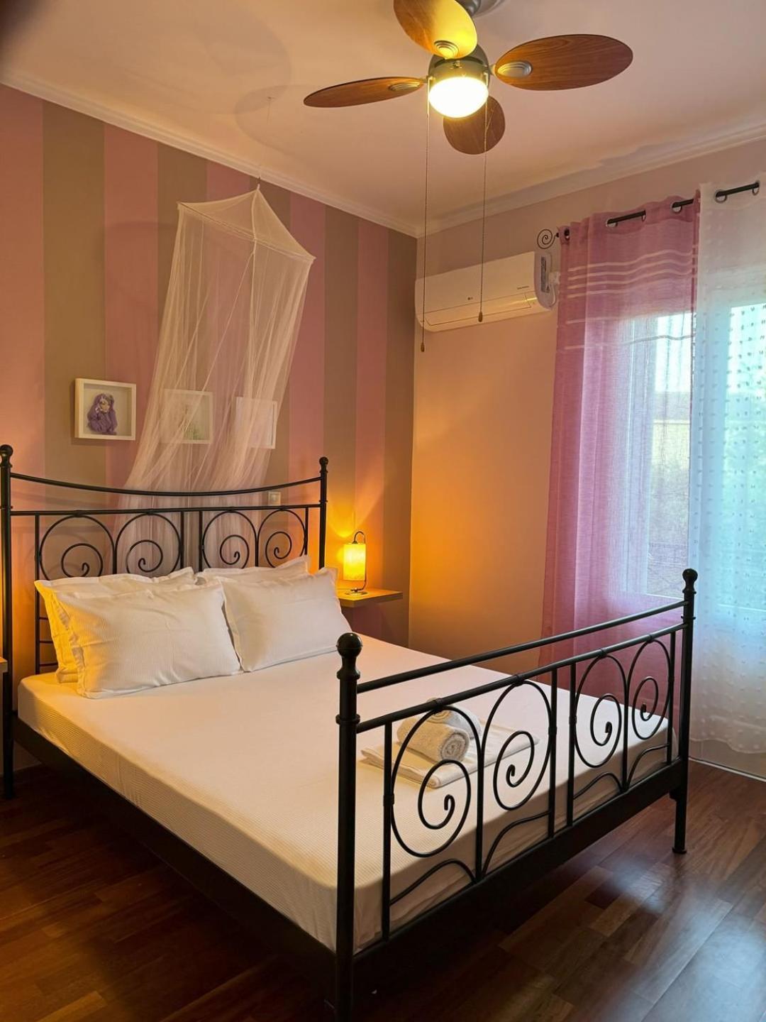 Araucaria Home Lixouri Esterno foto